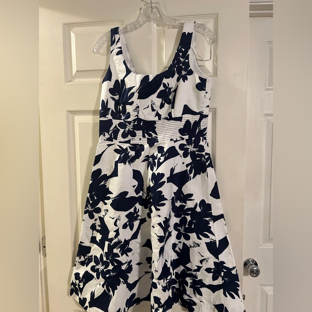 Donna Ricco Blue and White Pleated Midi Dress